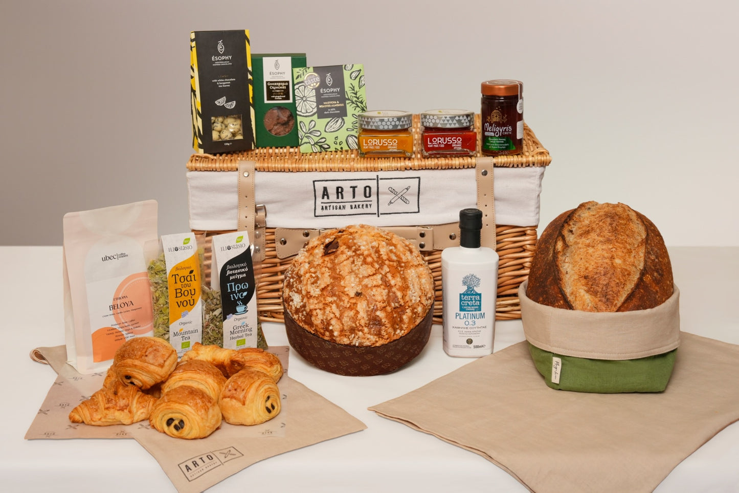 Arto Master’s Collection – Holiday Grand Table | Gift Basket